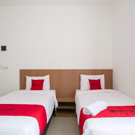 Hostel Reddoorz Syariah Near Lapangan Pancasila Simpang Lima Semarang Exteriér fotografie