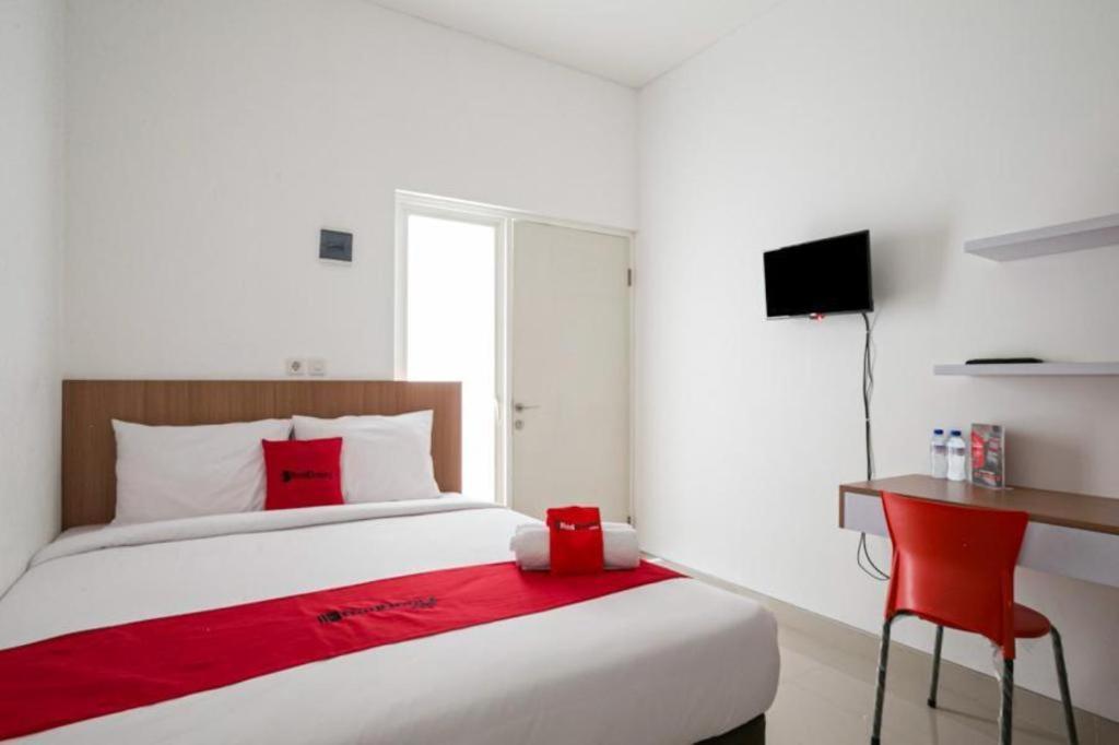 Hostel Reddoorz Syariah Near Lapangan Pancasila Simpang Lima Semarang Exteriér fotografie